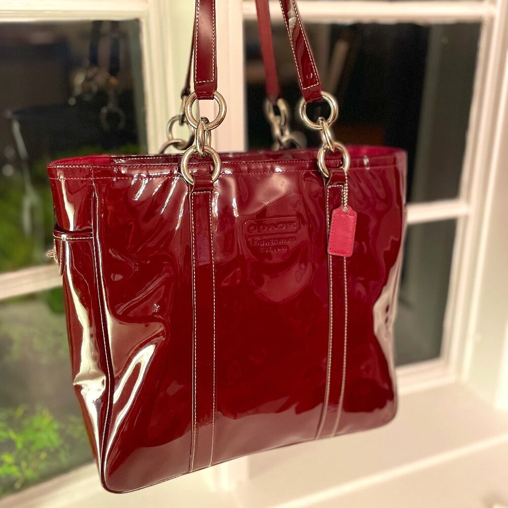 Coach East/West Gallery Patent Leather Shoulder Bag